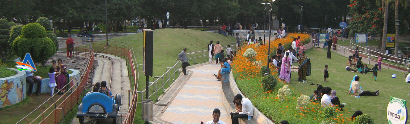 Get mesmerised by the magnificence of Lumbini Park at HussainSagar Lake